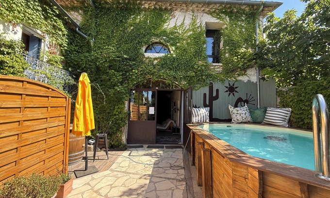 Vic-la-Gardiole House | Fully Renovated XIXᵗʰ Wine Cellar with Private Entrance – Perfect for Families!