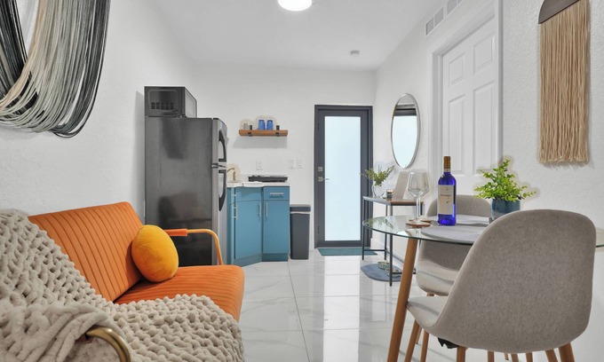 West Little River House | Fully-Stocked Guest Suite Retreat w/Private Patio, Free Parking. Near Hotspots