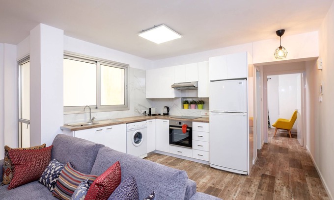Larnaca City Centre Apartment | FullyRenovated*CityCentre*Apartment*6minWalk to the Beach