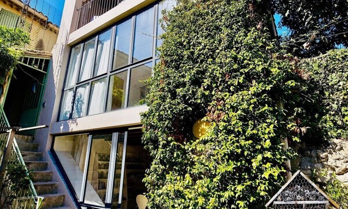 Uzes House | Fun and Funky Townhouse with Terrace in heart of in Uzès