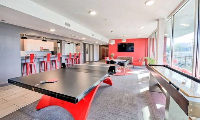 University District House | 🔷Fun Micro-Unit w/ Garage Parking Near High St. | Jacuzzi, Fitness Gym, WiFi, +