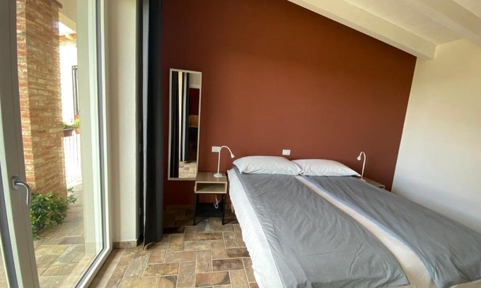 Pineto House | Fuoridicampo rossa