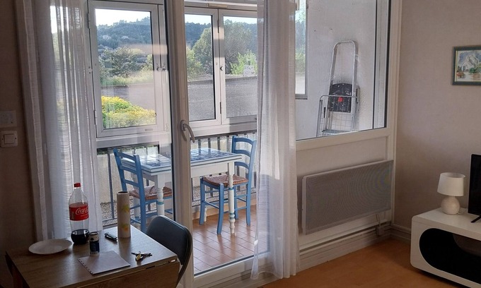 Greoux-les-Bains Apartment | Furnished studio to rent for spa treatments or vacations pets welcome