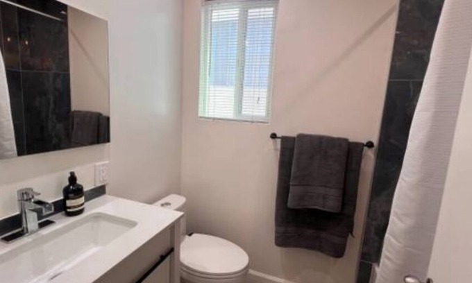 Hollywood House | FURNISHED STUDIO @ PRIME HOLLYWOOD -HOLLYWOOD