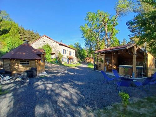 Laussonne House | Gîte 6 personnes en pleine nature jacuzzi, sauna, kota