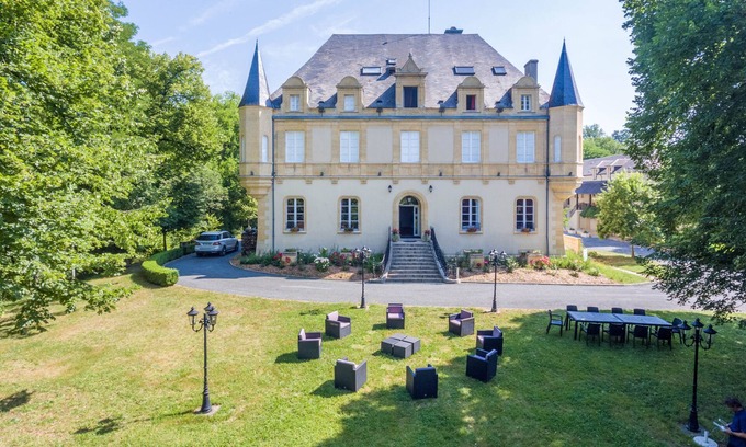 Montignac Apartment | Gîte apartment 2/5 sleeps - Château de Puy Robert Lascaux - Sarlat
