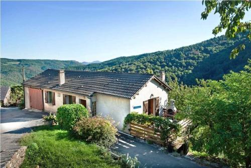 Saint-Andre-de-Lancize House | Gîte Clévacances 2 clés 4/6 personnes