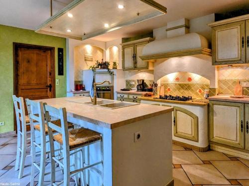 Mantoche House | Gîte confortable en bord de Saône - FR-1-583-461