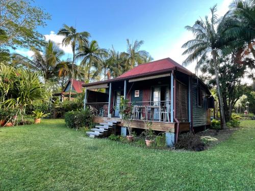 Sainte-Rose House | Gîte de charme à Sainte-Rose, jardin créole, Wifi - FR-1-786-48