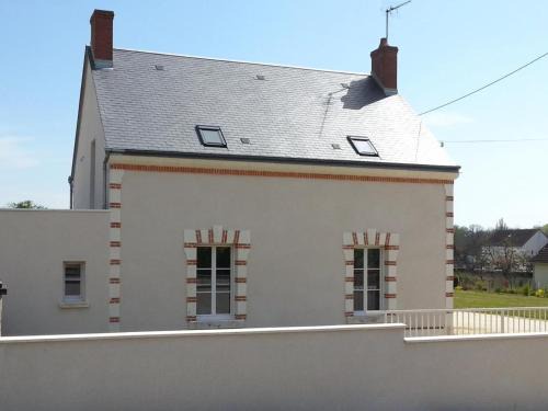 Thesee House | Gîte en Val de Loire: confort, jardin, parking et WiFi inclus - FR-1-491-452