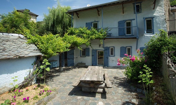 Miglos House | Gîte La Major