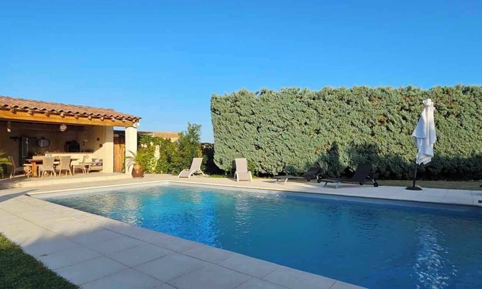 Sorgues House | Gîte Mitoyen Dans Propriété Avec Piscine