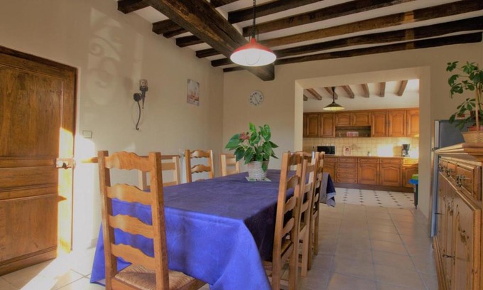 Neuville-sur-Vanne House | Gîte Neuville-sur-Vanne, 5 pièces, 8 personnes - FR-1-543-149