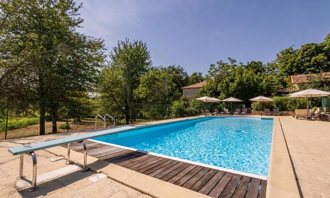 Nerac House | Gîtes de Pehillo - Piscine & vacances nature à Nérac
