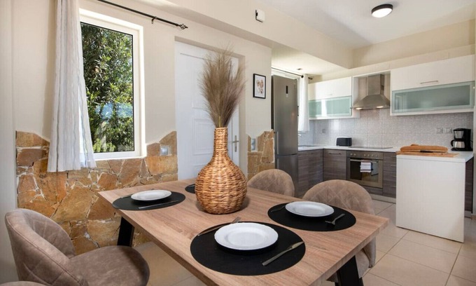 Chorafakia Apartment | Gabriel MOdern Apartment-shared pool-close to the beach