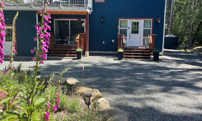 Regional District of Nanaimo Apartment | Gabriola Small Suite with Hot Tub