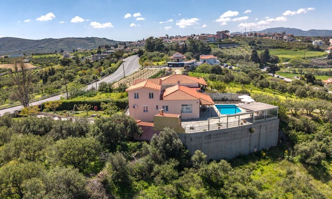 Stamnoi Villa | Galini villa, private pool , near amenities, Heraklion