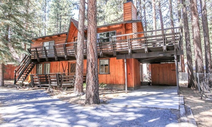 Summit Estates House | Gallagher's West - Pine surrounded deck and barbecue! Bumper Pool and Wet bar! Darts!