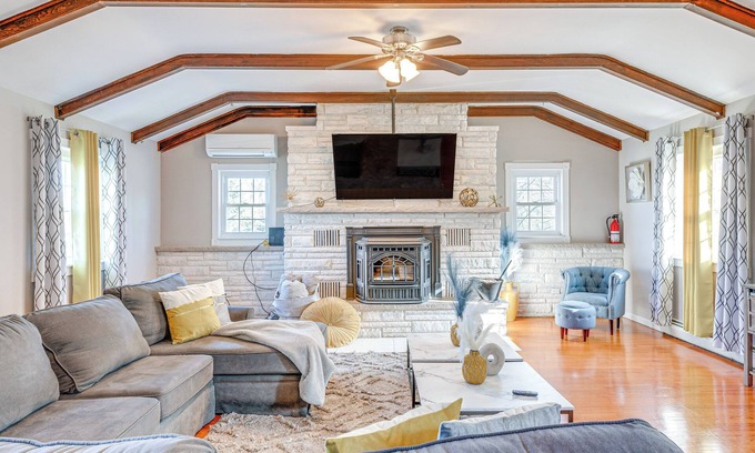 Gouldsboro House | Game Room, Deck & Fire Pit: Covington Township Gem