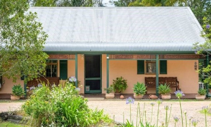 Tea Gardens House | 'Gams Road Retreat', TOP NOTCH