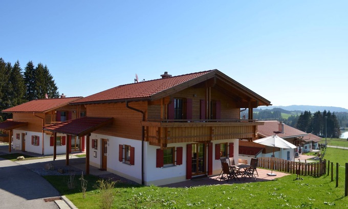 Lechbruck House | Gamsbock - sauna, fireplace, terrace and balcony, free mountain and lake view, dog allowed.