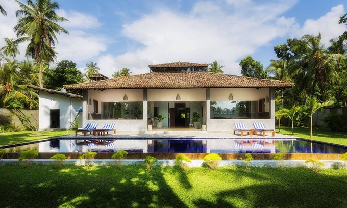 Hikkaduwa House | Gangananda - Stunning Lakeside Villa With Large Pool Near The Sea