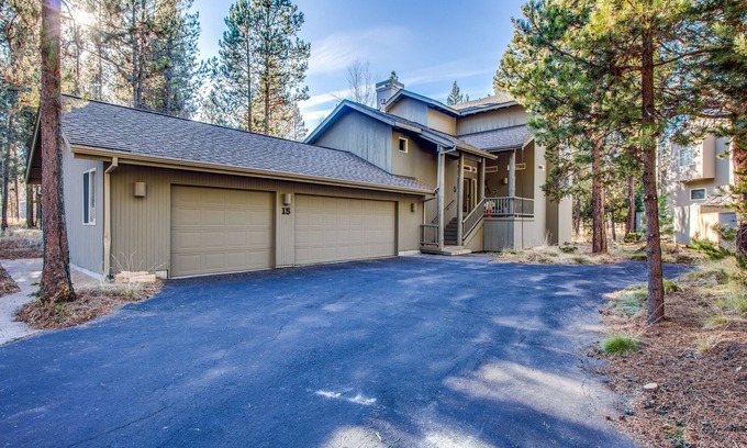 Sunriver House | GANN15 - Steps from the Deschutes, Hot Tub, Dog-Friendly