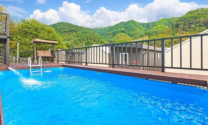 Buk House | Gapyeong Ddobagi Pet & Spa Glamping