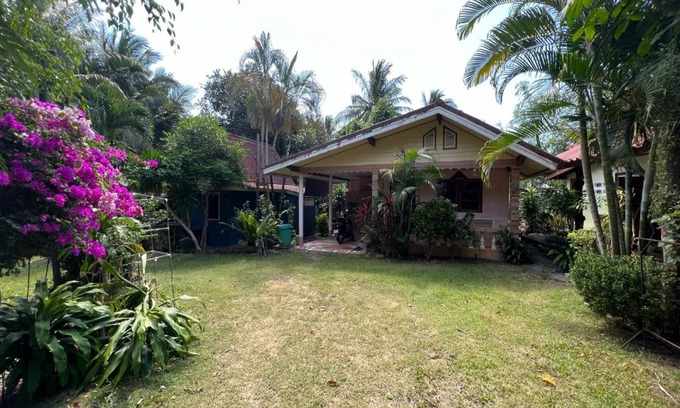 Thai Mueang Resort | Garden Bungalow Resort