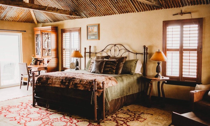 Brenham House | Garden Cottage at Rockin Star Ranch