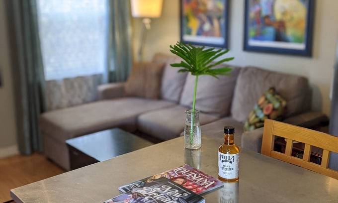 Faubourg Delassize Condo | Garden District Gem Steps from the St.Charles Streetcar visit GardenDistrictGem