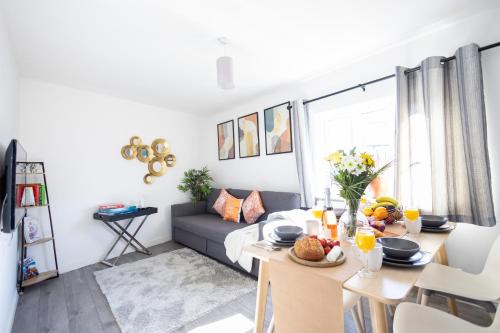 Banbury House | Garden House near shops in quiet location