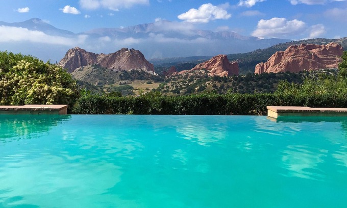 West Colorado Springs Hotel | Garden of the Gods Resort and Club