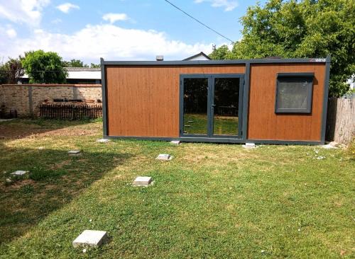 Petrovaradin Ski Chalet | Garden RM