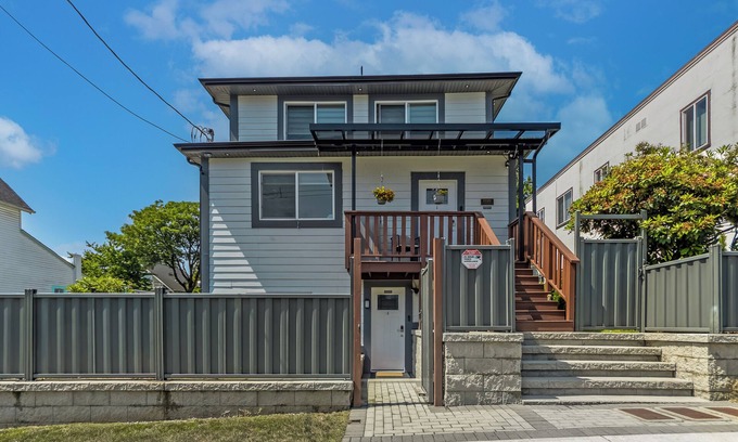 New Westminster House | Garden Suite can be Interconnected with additional space. Discounted long stays!