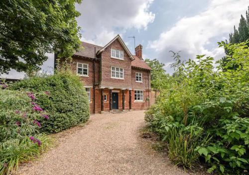 Bury St Edmunds House | Gardeners Cottage - Nowton Park