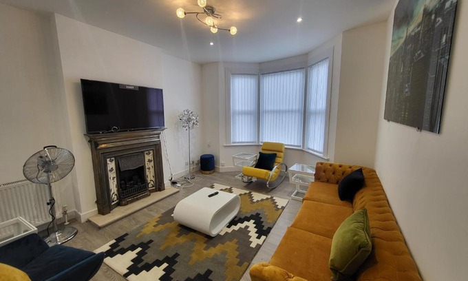 Finchley Apartment | Garland Modern 4 Bedroom Central Apartment London