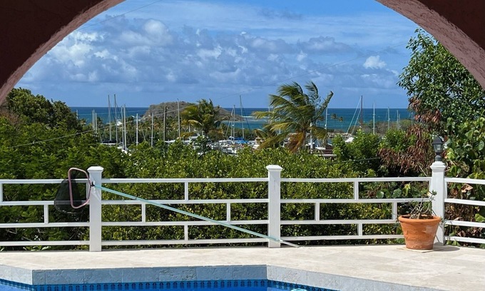 Estate Marys Fancy House | Gated Neighborhood with Sandy Beach