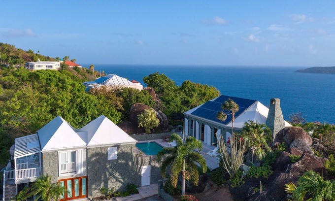 Estate Peterborg Villa | Gated privacy, Beautiful Views, Heated Pool, Huge Great Room for Entertaining.