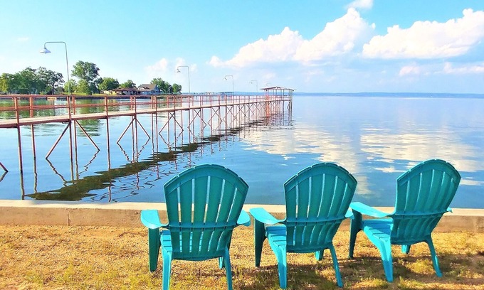 Buchanan Dam House | Gated, Waterfront, Kayaks, Games, 317 Ft Lighted Covered Concrete Fishing Pier