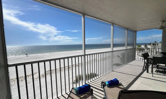 Fort Myers Beach Condo | Gateway Villas 497 - Seaside Oasis