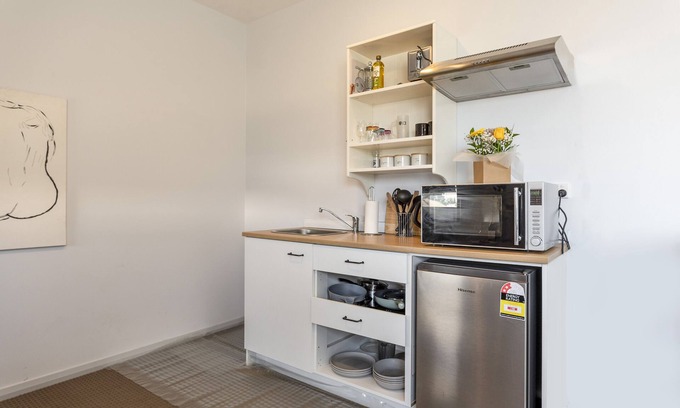 Gawler East House | Gawler Townhouse Modern 1 Bedroom Plus optional Futon, with bathtub