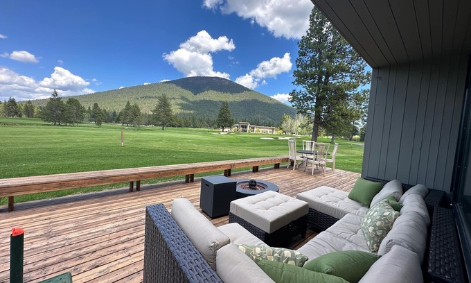 Black Butte Ranch House | GC092 | On Big Meadow18th hole with mountain views. EZ walk to Lodge Pool!