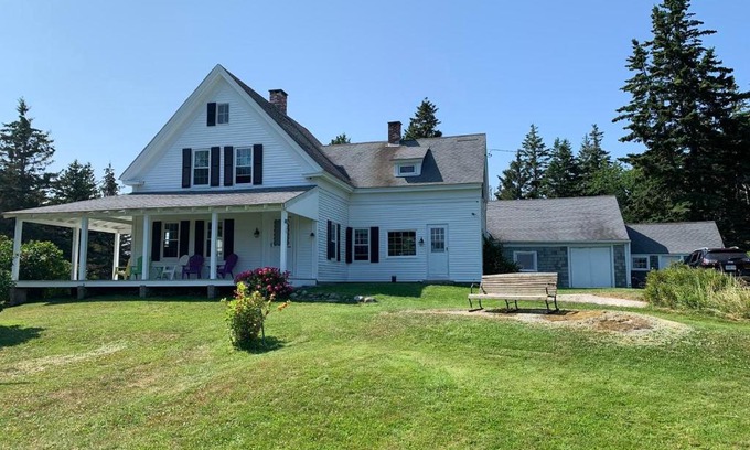 Stonington House | Geary House at Fifield Point