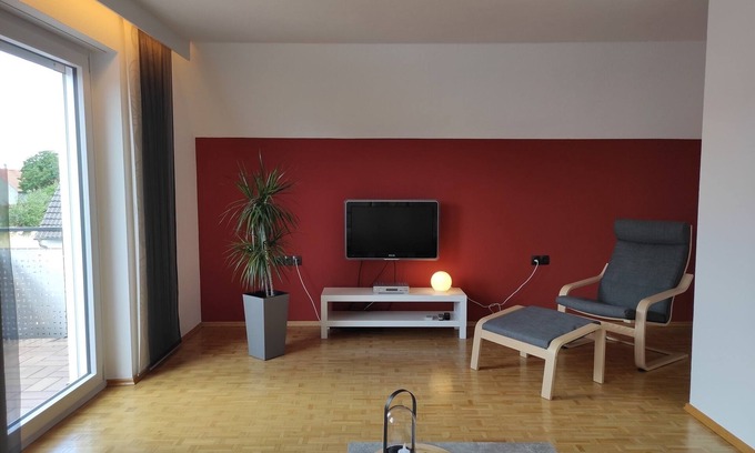 Wiesenbronn Apartment | Gemütliche Ferienwohnung mit Balkon für bis zu 4 Personen
