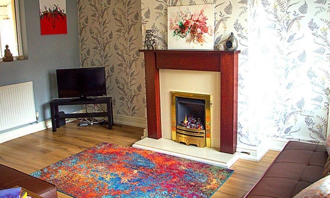 Weston on Trent House | GENEROUS CONTRACTOR HOUSE NEAR A444 M6 WITH PARKING Spring Nest