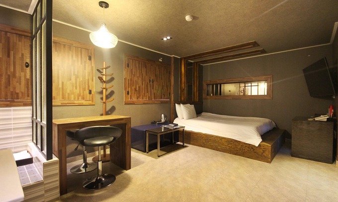 Somun Hotel | Geojedo Gohyeon Line 69