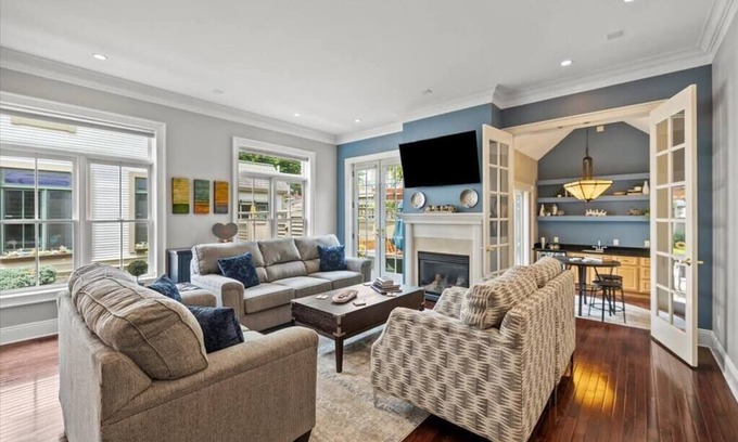 Merion Village House | German Village Large & Luxurious