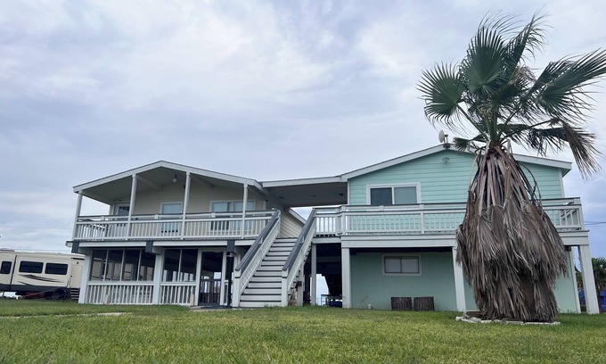 Cedar Lane House | Getaway By The Bay Unit 2