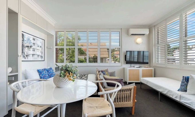 Neutral Bay Apartment | Getawayz NSW - Bay Court II -Spacious Waterside Studio next to Hayes Beach, Cafes & Ferry!